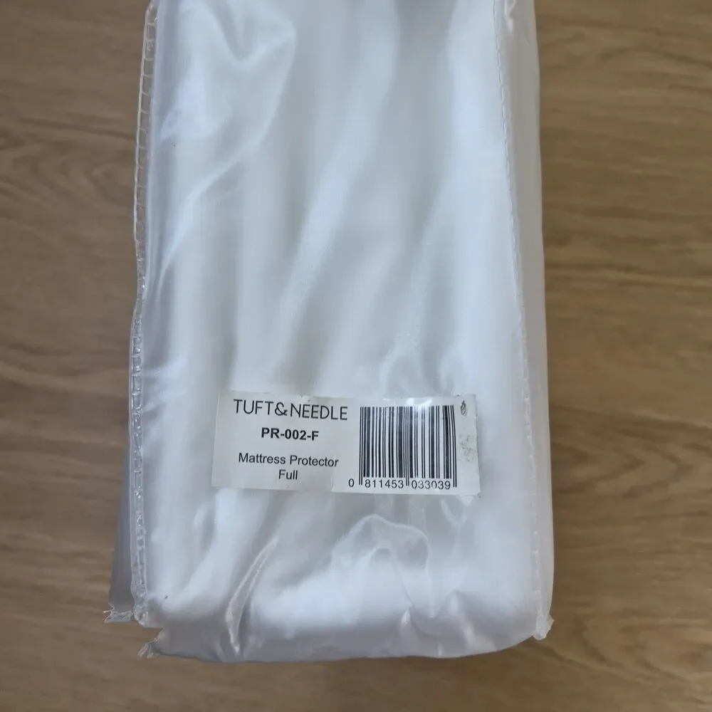 Tuft & Needle PR-002-F Mattress Protector New Opened Box